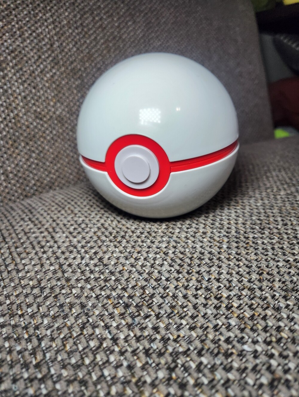Pokémon Premier Ball deck holder